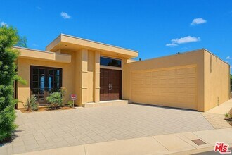 Building Photo - 3873 Beverly Ridge Dr