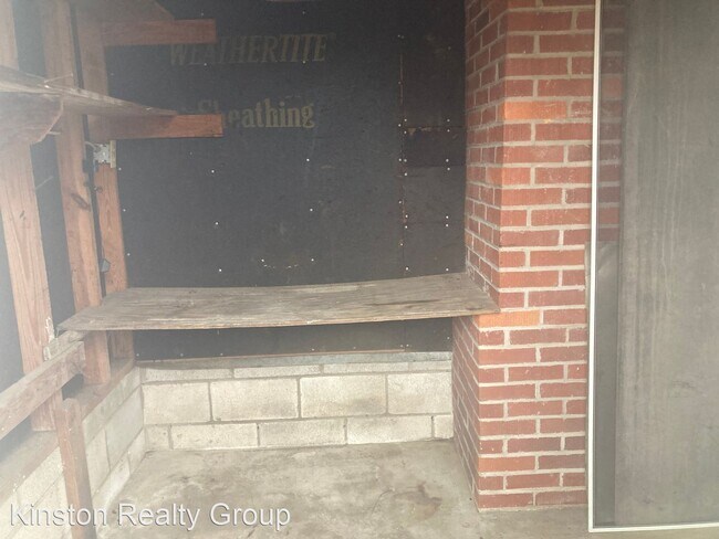 Building Photo - 3 br, 2 bath House - 1511 West Rd.