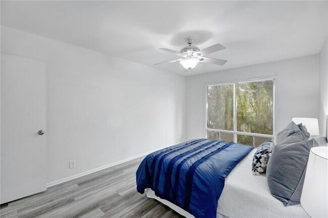 Foto del edificio - 5320 Balcones Dr