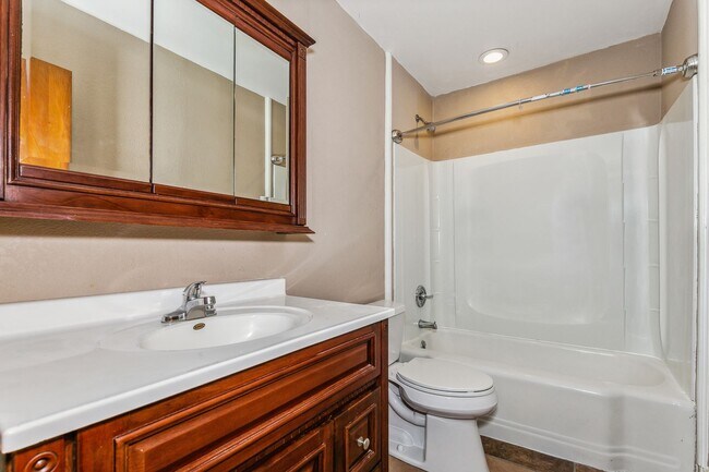 Foto del edificio - Updated 1 bed 1 bath duplex