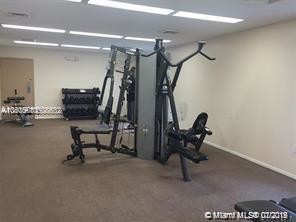 Building Photo - 4152 Inverrary Dr