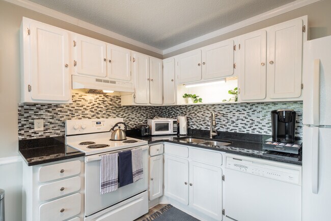 Foto del edificio - 1443 Riverview Rd