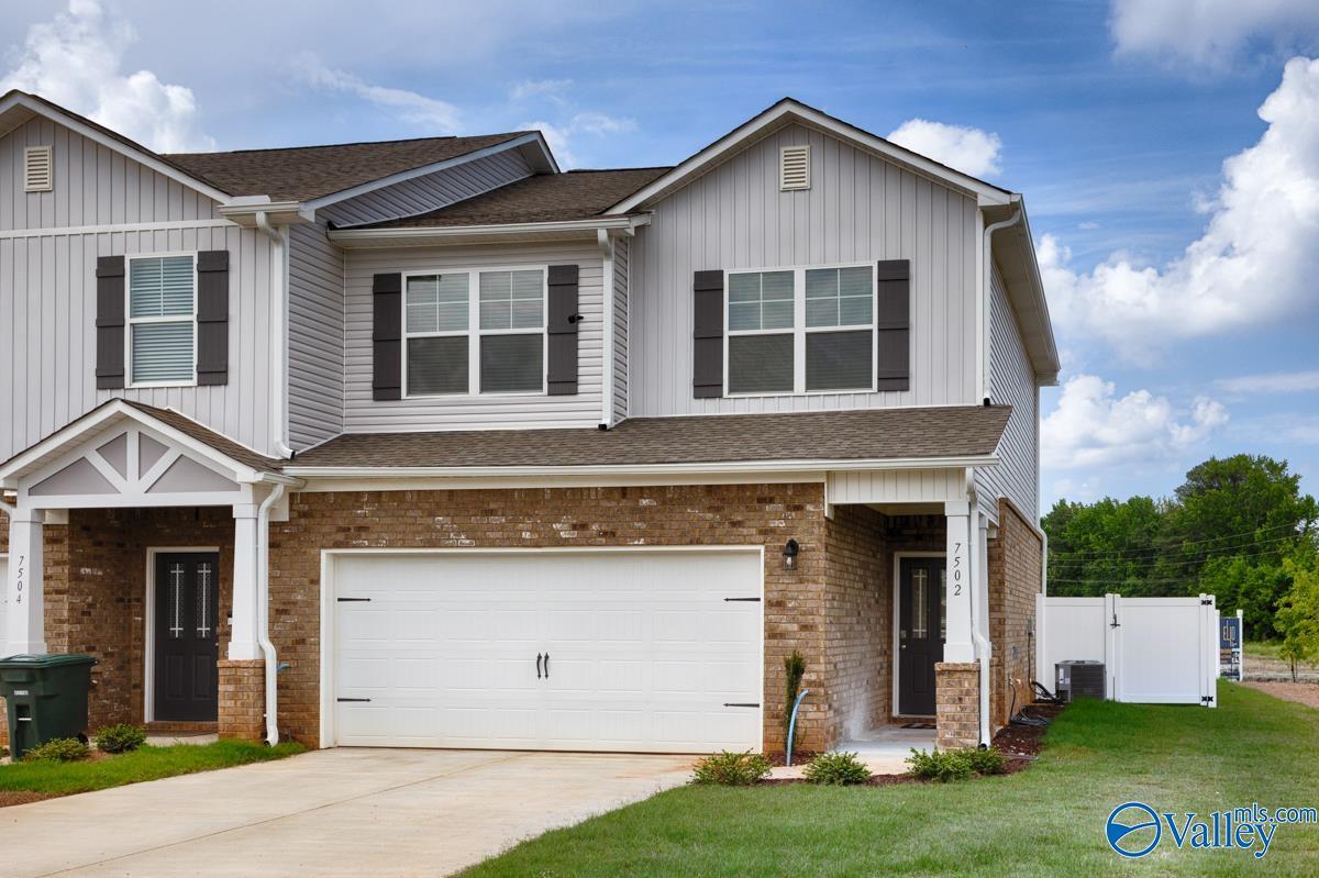 Foto principal - 7502 Discovery Pt Dr NW