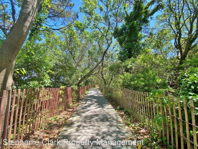 Building Photo - 3 br, 2 bath House - 8006 Atlantic Avenue