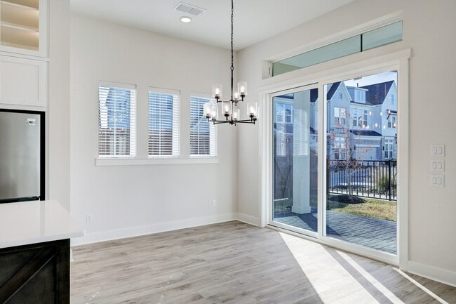 Building Photo - 3105 Somerset Levens Ln