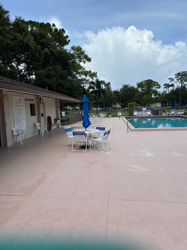 6458 Chasewood Dr Unit E, Jupiter, FL 33458 Condo for Rent in Jupiter