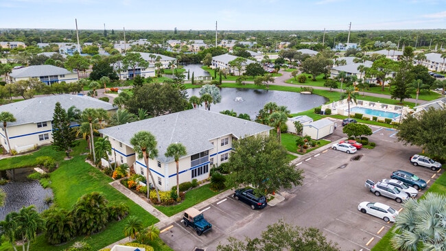 Building Photo - 1507 SE Royal Green Cir