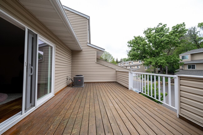 Building Photo - 14210 Hibiscus Ct