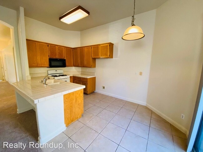 Building Photo - 3 br, 2 bath House - 8275 Glencannon Way