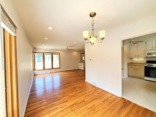 Foto del edificio - 4715 W Lake Ave