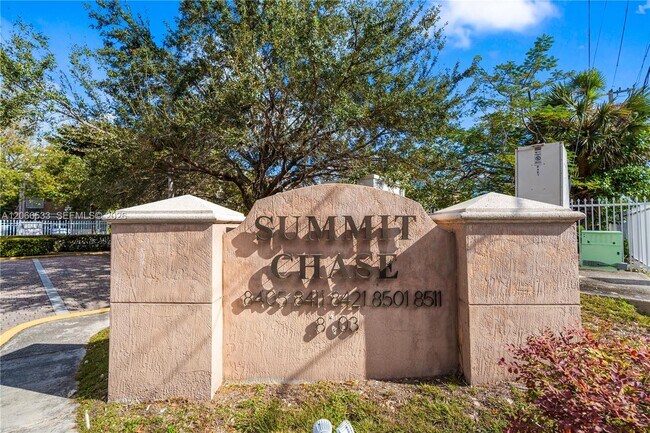 Foto del edificio - 8501 NW 8th St