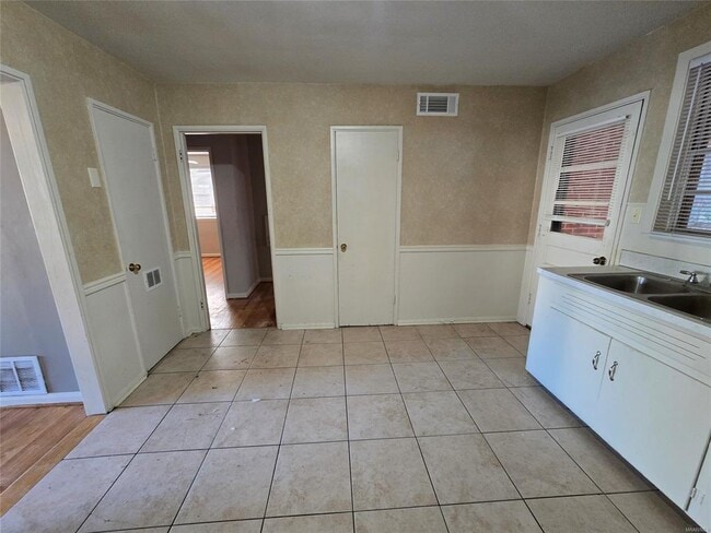 Foto del edificio - 3444 Audubon Rd