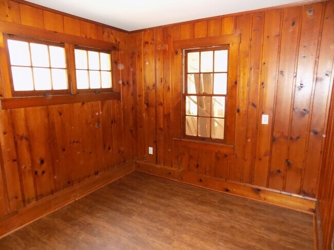 Foto del edificio - 1151 Torbert Ln