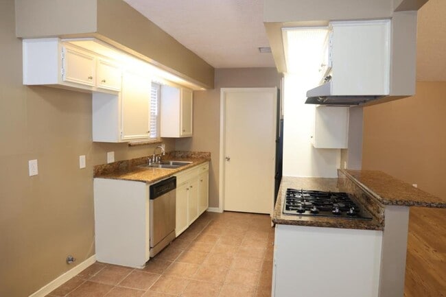 Foto del edificio - 23527 Canyon Lake Dr