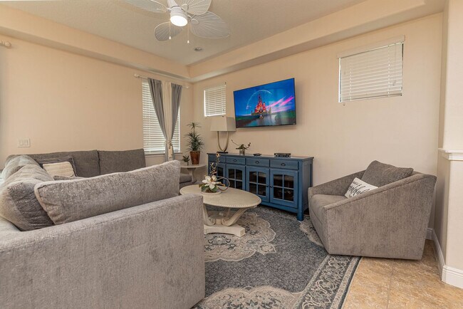 Building Photo - 8079 Brooksville Dr