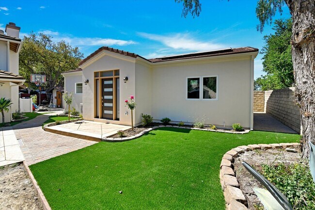 Foto del edificio - 50% off 1st mo|$3,449/mo – Brand-New 2 Bed / 2 Bath Private ADU – Agoura Hills | 800 Sq Ft