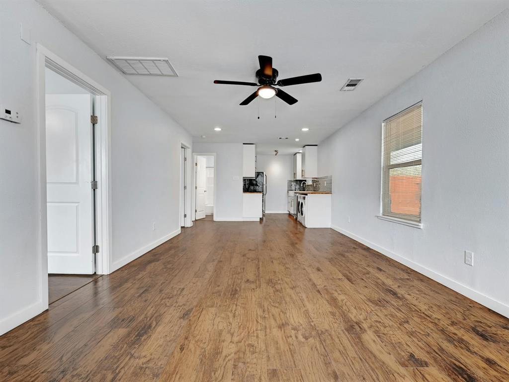 Primary Photo - 1120 Estes Ave