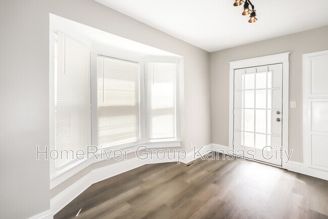 Foto del edificio - 3415 Smart Ave