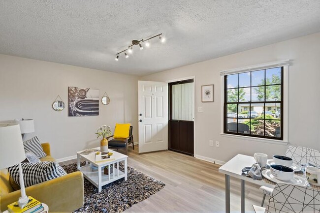 Building Photo - 2553 Bradford Court