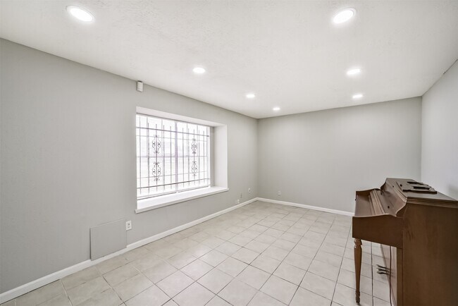 Foto del edificio - 7059 Chasewood Dr