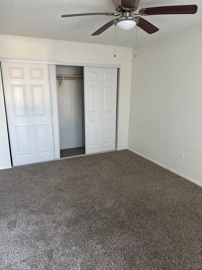 Foto del edificio - 8202 Ashgrove Dr