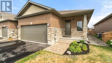 Building Photo - 3 Farmington Cres