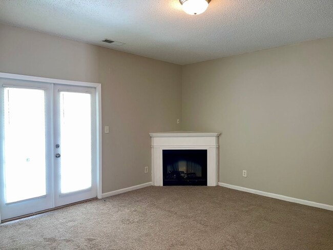 Building Photo - Now Available!  Updated  3/2.5 Townhome In...