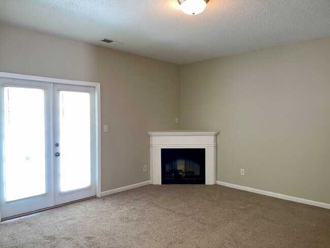 Foto del edificio - Now Available!  Updated  3/2.5 Townhome In...