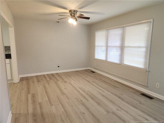 Foto del edificio - 3923 Glenridge Rd