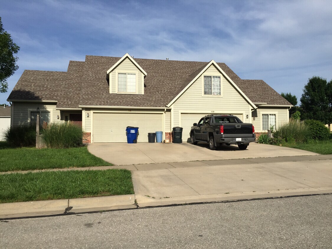 408 Trent Ct, Lawrence, KS 66049 Townhome Rentals in Lawrence KS
