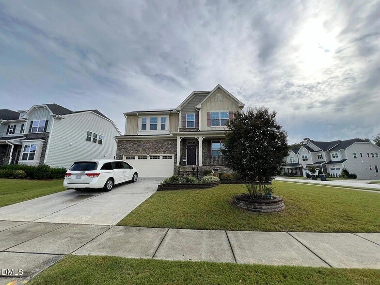 Foto principal - 267 Crestmont Ridge Dr