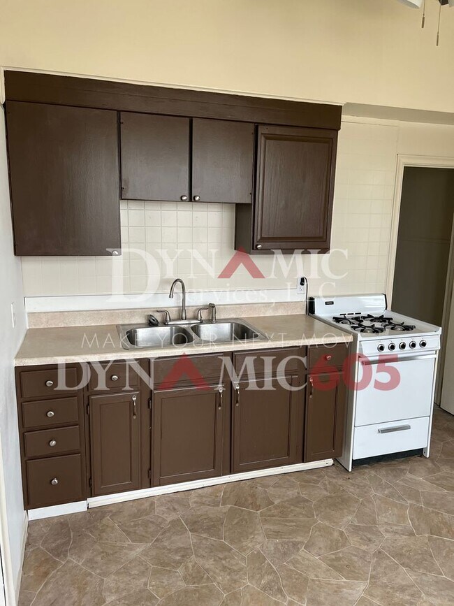 Foto del edificio - 1BR/1BA Apartment in Multi-Family Unit
