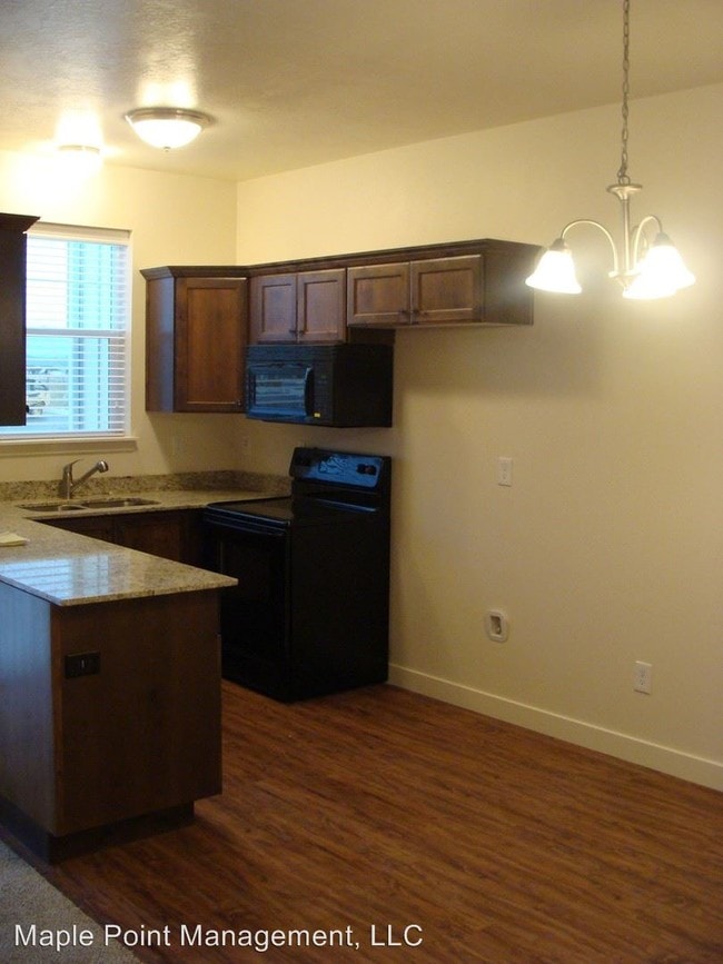 Building Photo - 1808 Cosmos Drive