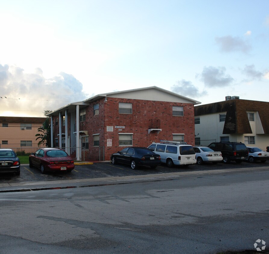 Primary Photo - 3800 SW 60th Ave
