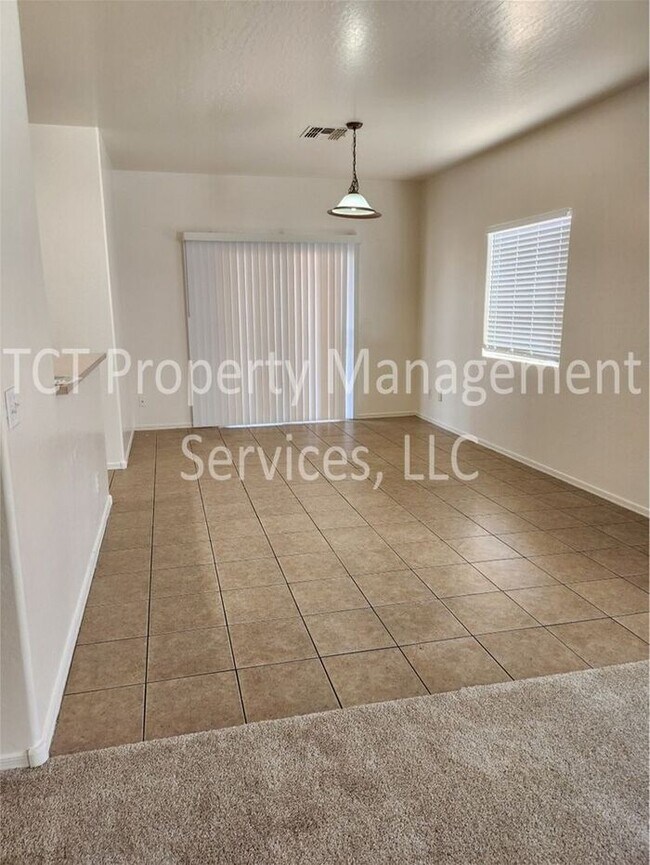 Foto del edificio - 3 Bedroom/2 Bath Phoenix Home Close to I-10 and 101