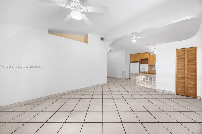 Building Photo - 7041 SW 63rd Ct