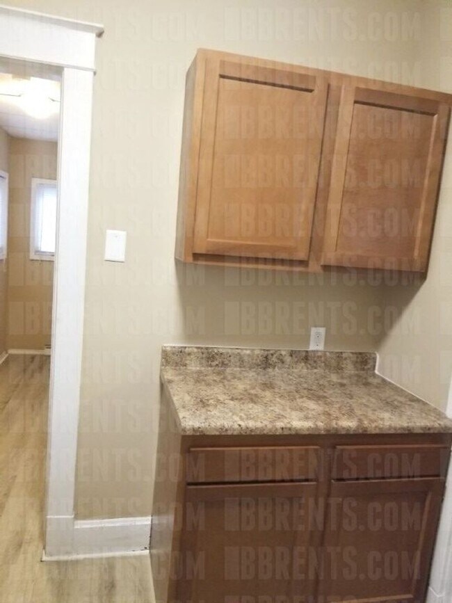Building Photo - 216 Harrison 2BR/1BA (Middletown)