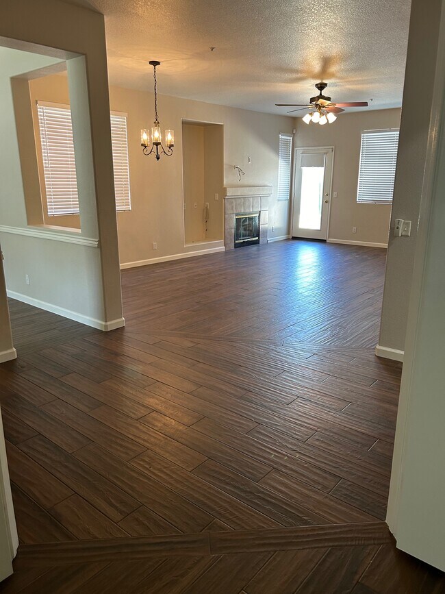 Building Photo - 6062 Applecross Dr