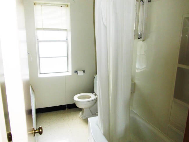 Building Photo - 301 15th St NE