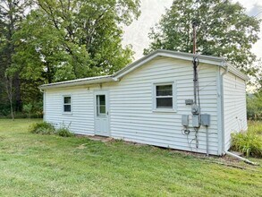 Building Photo - 489 US-42