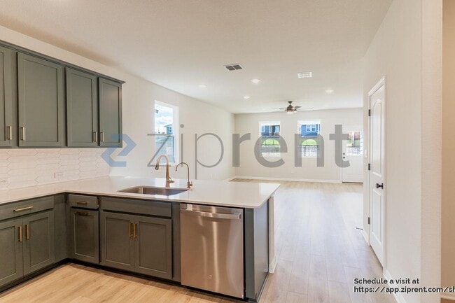 Foto del edificio - 214 Lake Shore Dr