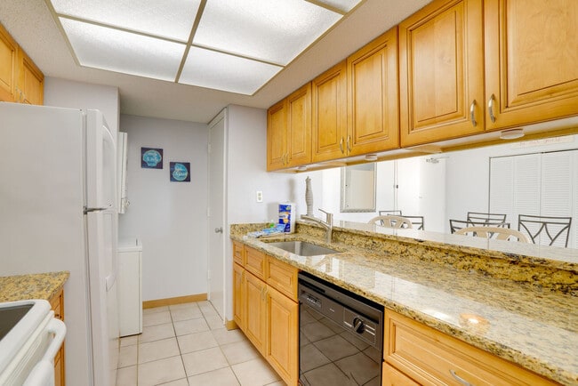 Building Photo - 450 S Gulfview Blvd