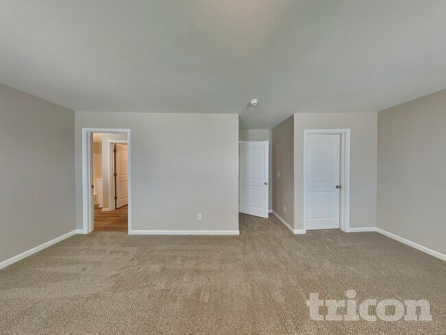 Building Photo - 752 Prominence Rd