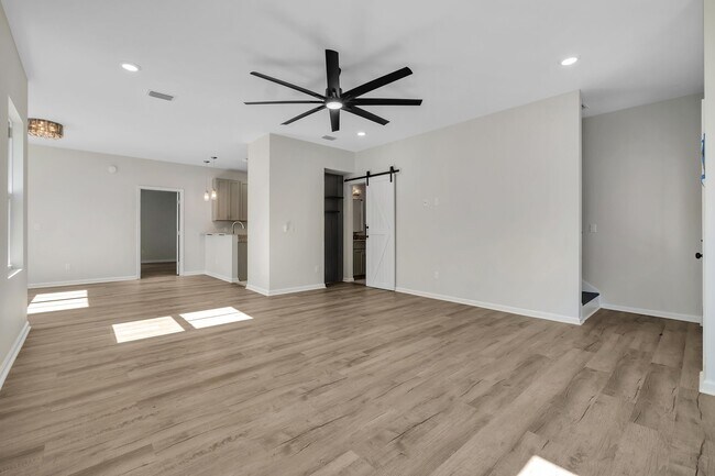 Foto del edificio - 2022 Trimble Rd