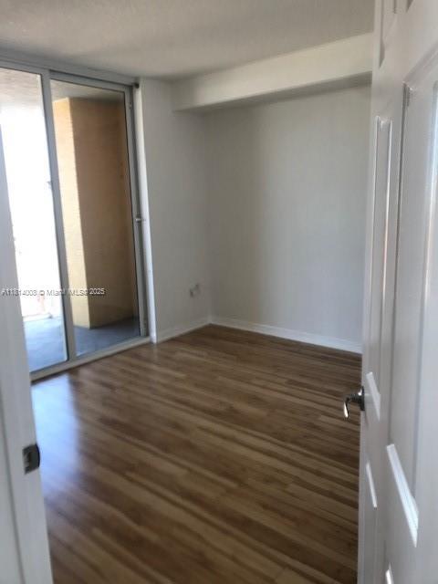 Foto del edificio - 900 SW 8th St