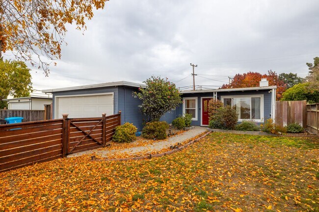 Building Photo - Beautiful 3 bedroom, 2 bath home in Shore ...