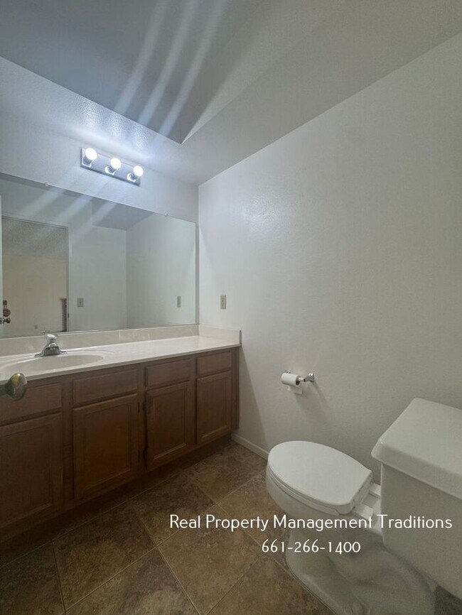 Foto del edificio - 4 + 3 Pool Home in West Lancaster