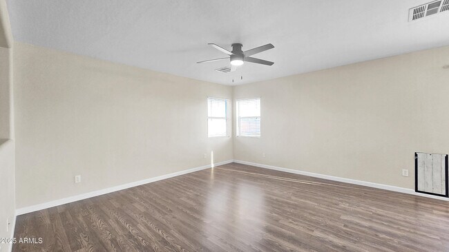 Foto del edificio - 22523 W Pima St