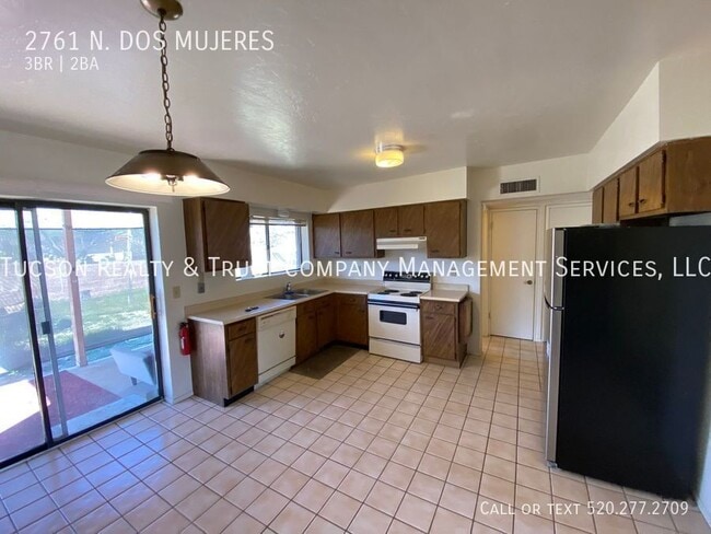 Building Photo - 2761 Dos Mujeres Ave