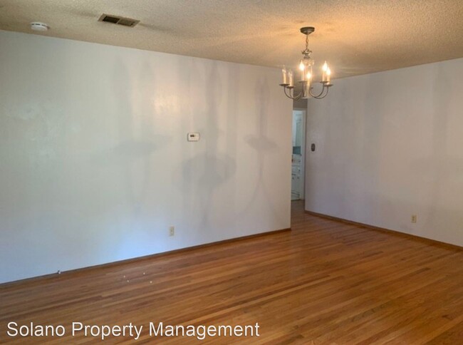 Building Photo - 561 W Monte Vista Ave